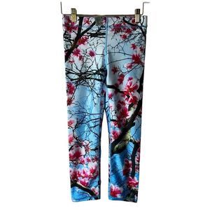 NWT Zara Terez Performance Size Small Vibrant
Cherry Blossom Yoga Pants Leggings